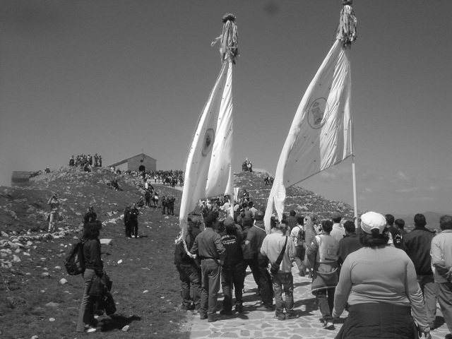0013  partenza della processione dal monte